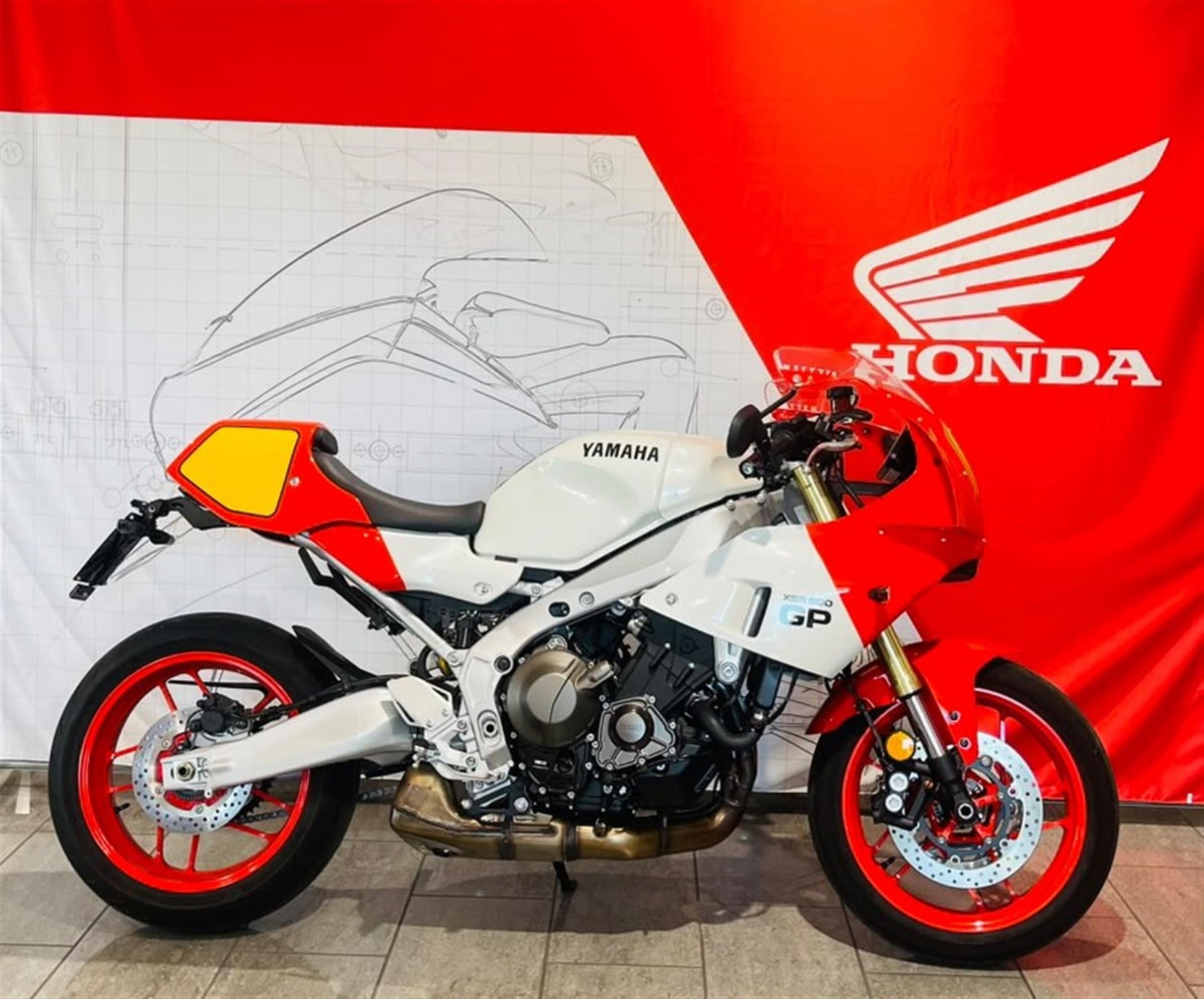 xsr 900 gp